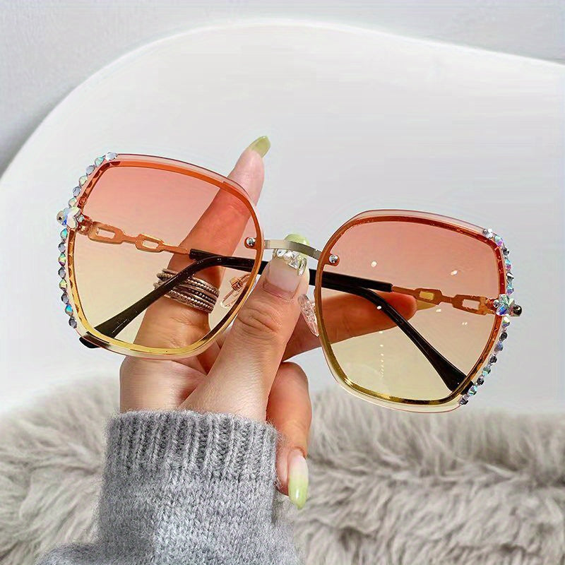 Óculos de Sol Feminino Sem Aro Strass | Armação Metálica e Degradê