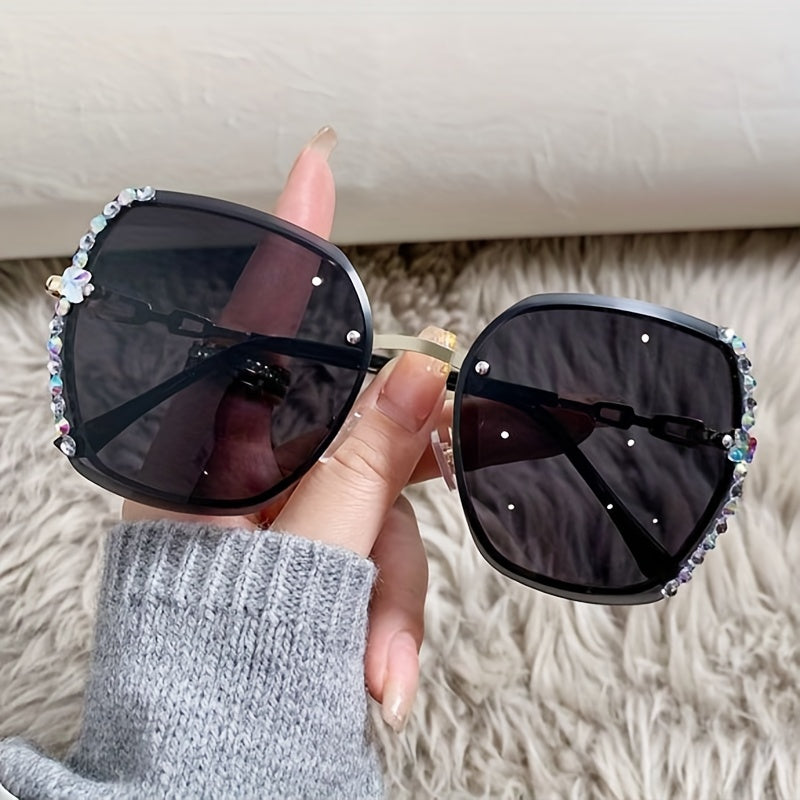 Óculos de Sol Feminino Sem Aro Strass | Armação Metálica e Degradê